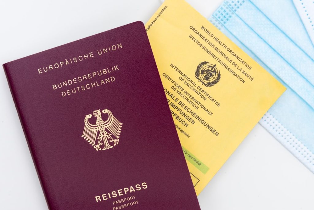 Personne tenant un passeport canadien